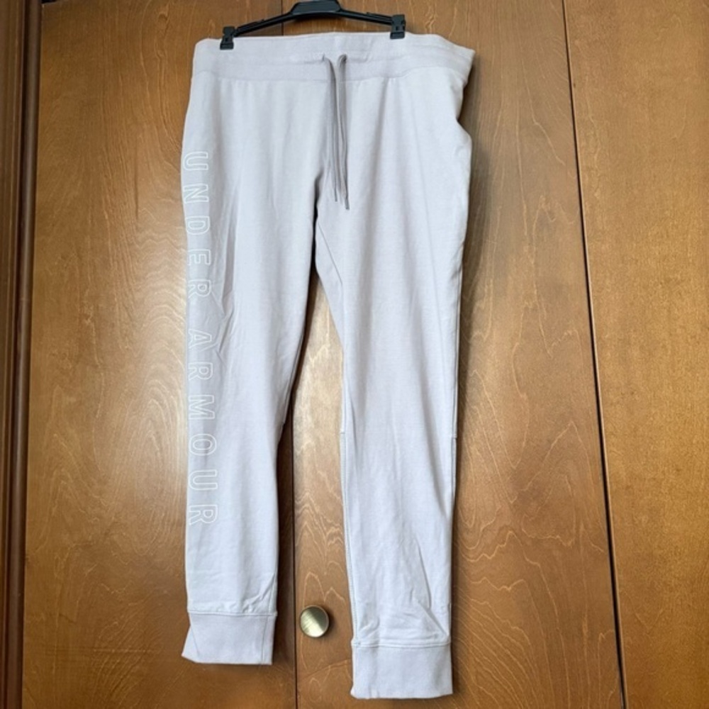 Under Armour NWT Women’s Gray Taupe Colored Joggers XL Ret $55
